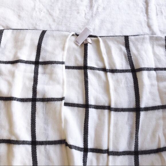 LOFT White Plaid Fringe Wrap Scarf - Picture 6 of 6